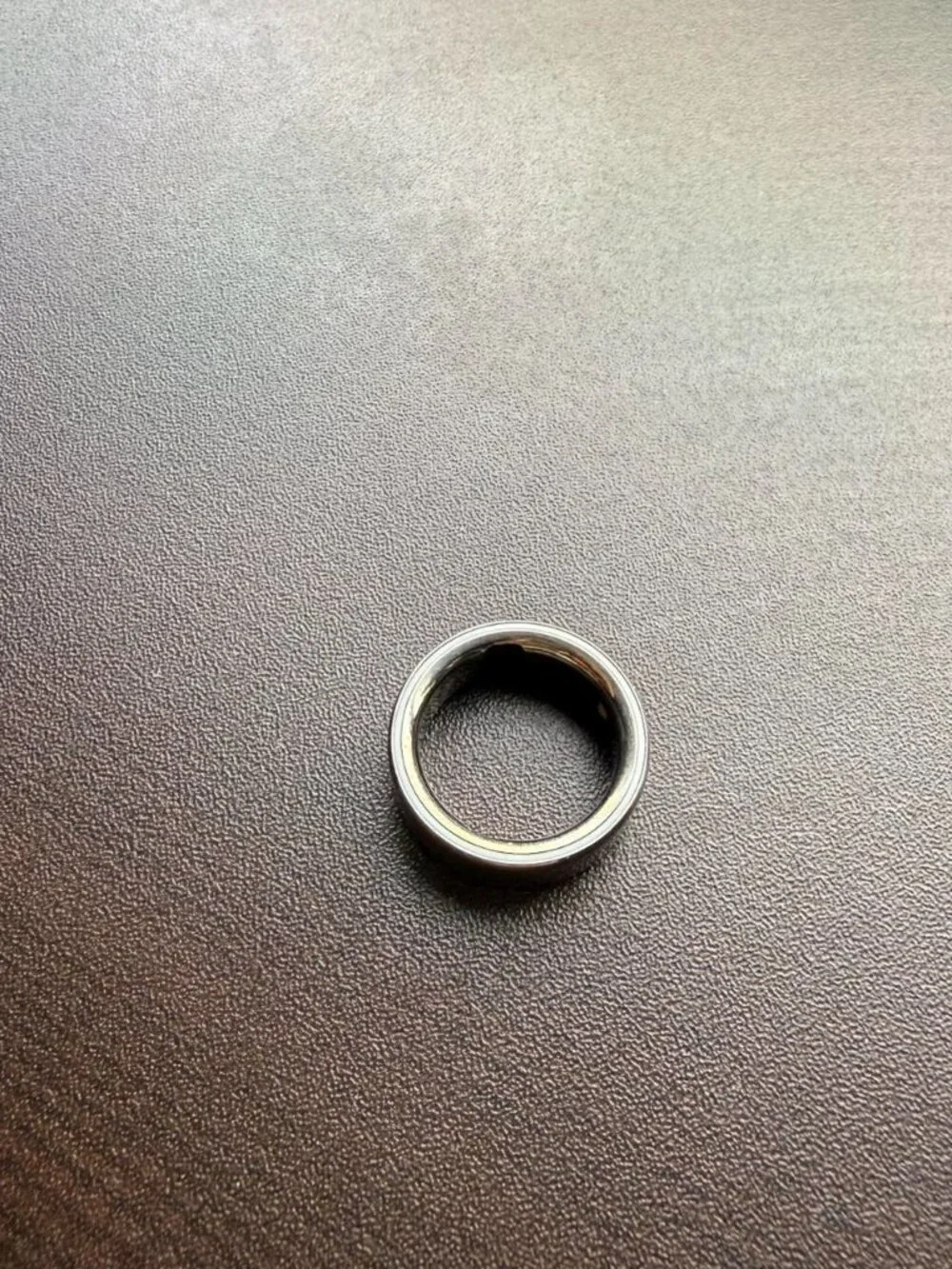 Oura ring 4, only had for a month! Size 8